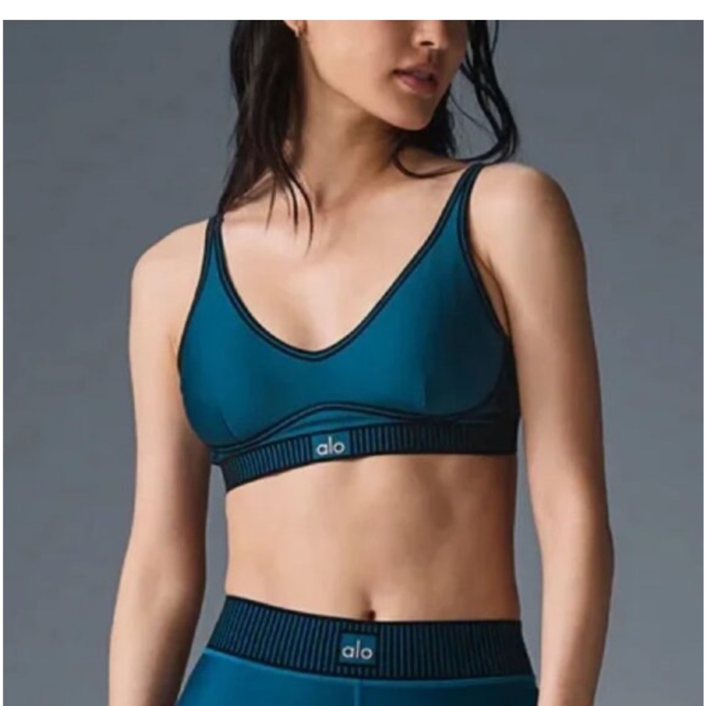 Alo airlift sports bra eclipse blue S